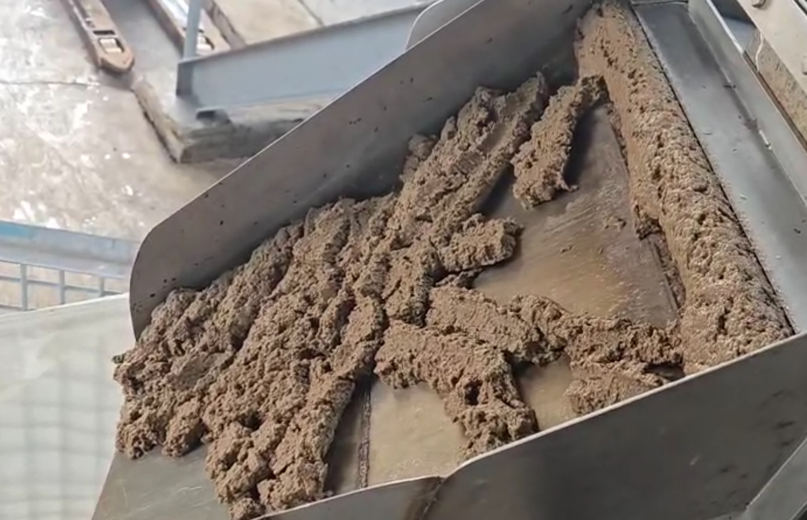 🧩 Sludge Dewatering Machines — เครื่องรีดตะกอนชนิดต่างๆ Image